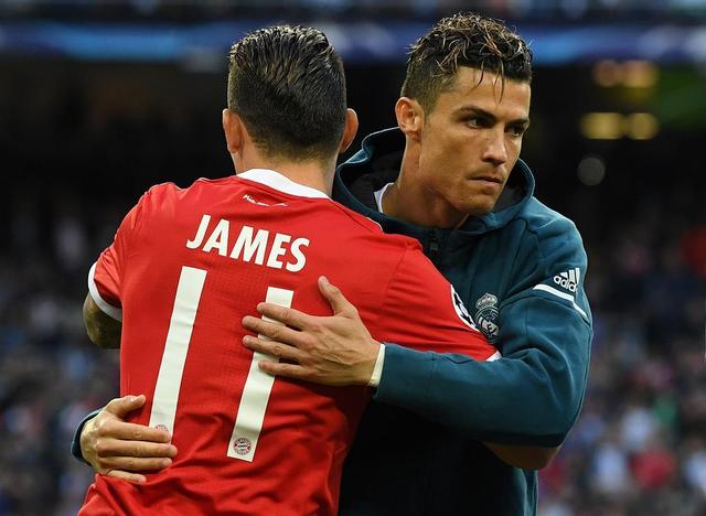  拜仁门将失误送对手关键三分  