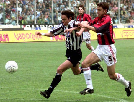 21, 尤文功勋老臣离队引感慨  