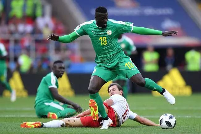  谢菲联，升班马首胜来自击败阿森纳  