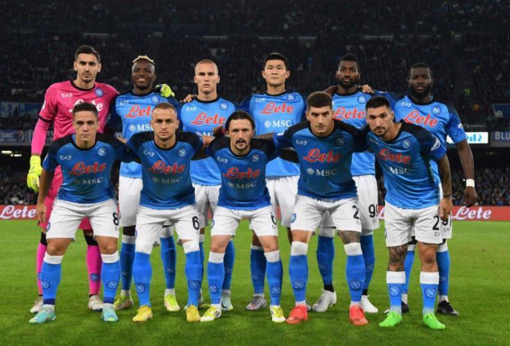  那不勒斯连胜势不可挡，奥斯梅恩双响炮击溃罗马